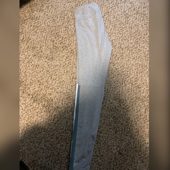Gray adidas leggings - Picture 2 of 3